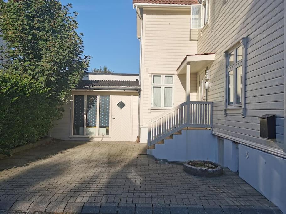 Nice 1-Bedroom Apartment In Heart Of The City Stavanger Exterior photo